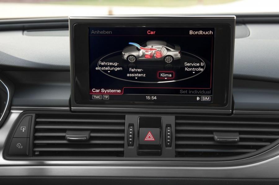 Детали интерьера Audi A6 3.0T S-Line Sedan (4G, C7) 2011 года  (WW) (фото 64 из 115)